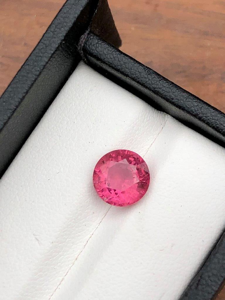 Round Cut Pink Tourmaline - 2.45 Carats - 9X5 mm (1 of 4)