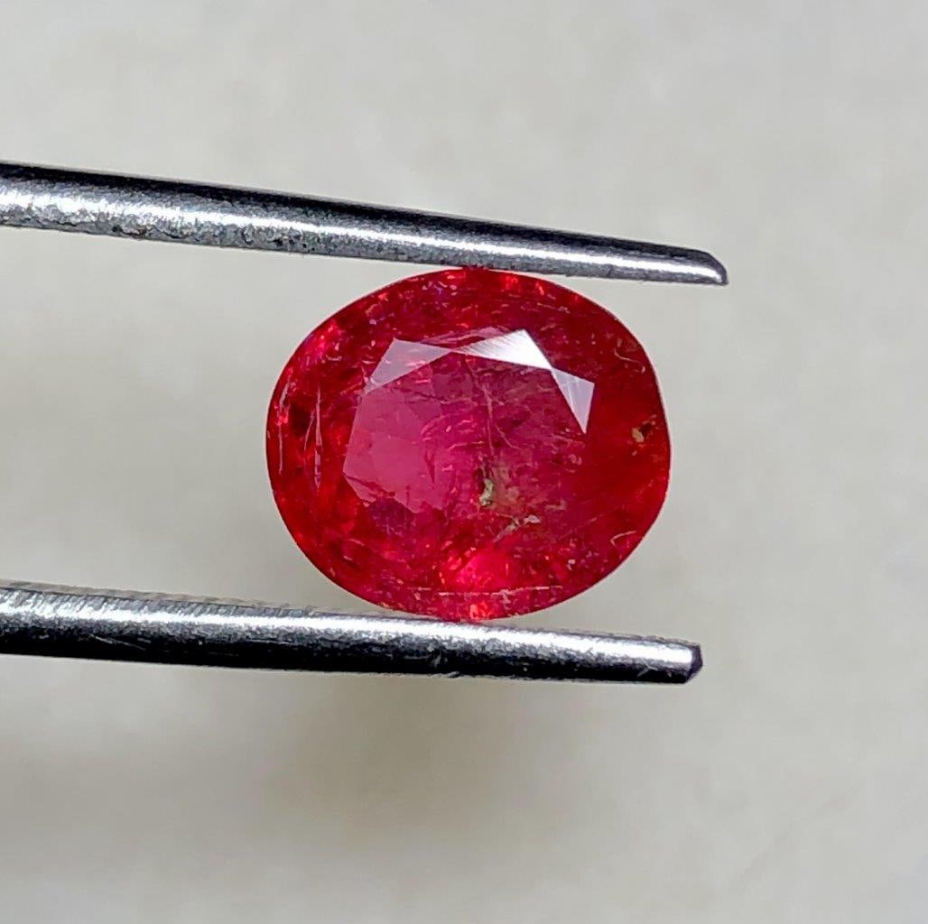 Natural Burmese Spinal - 1.85 Crts - 8X7X4 mm (1 of 5)