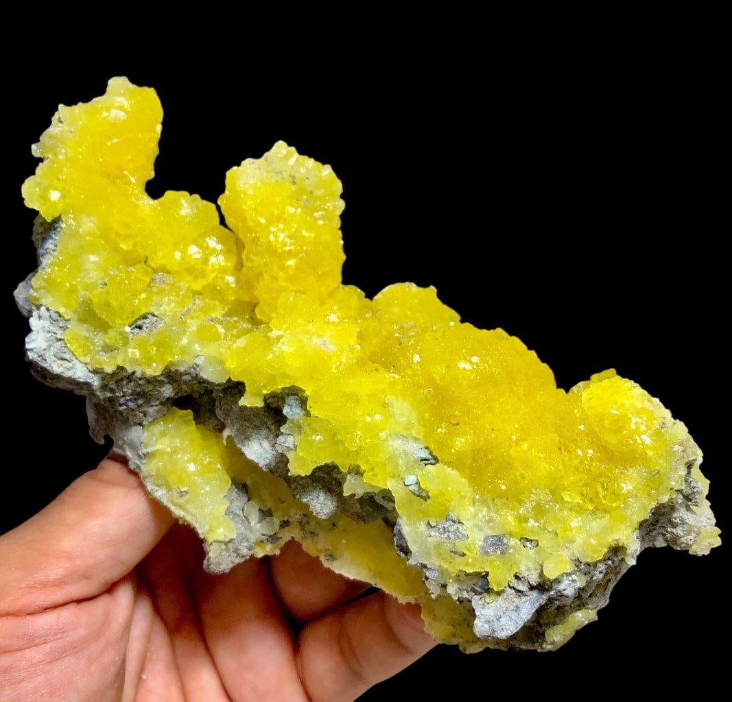 167 Grams Huge Brucite Mineral Specimen yellow brucite crystal Raw brucite mineral specimen - (1 of 6)