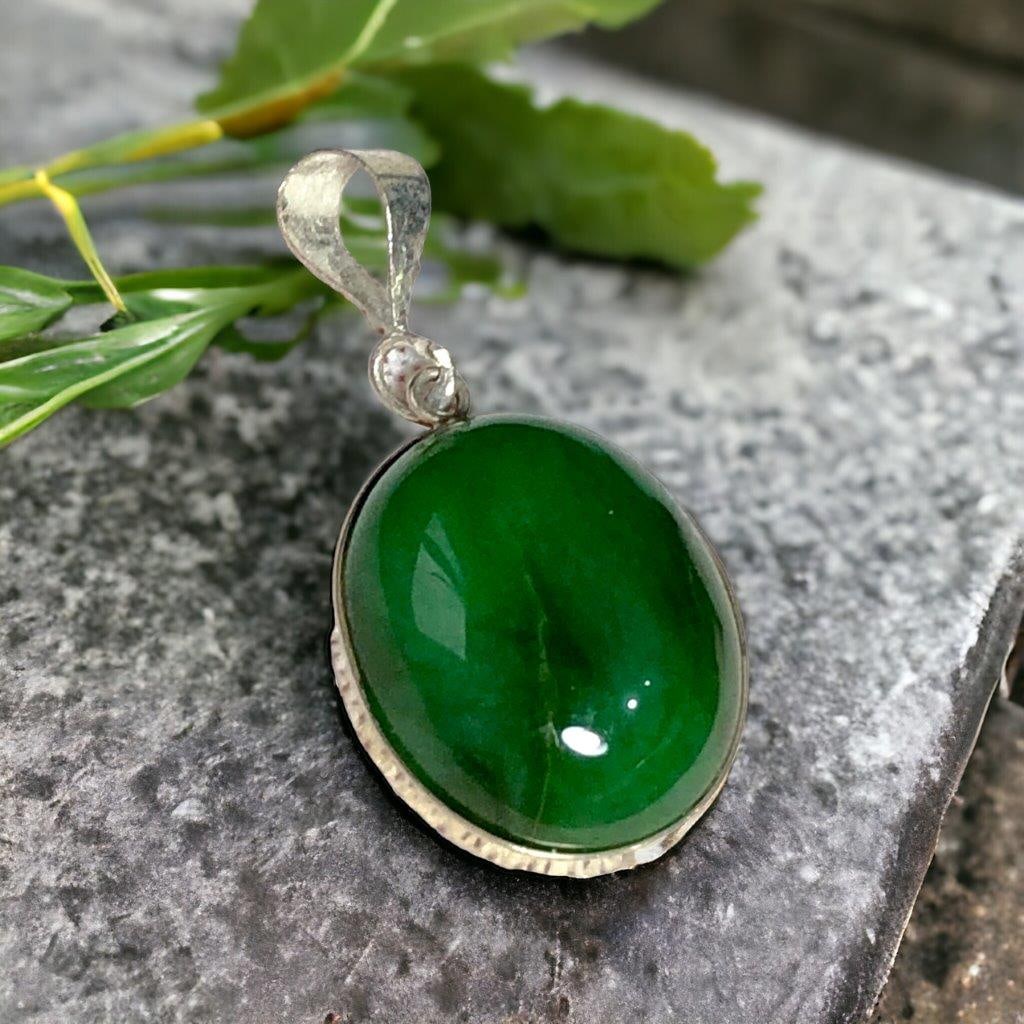 Oval Nephrite Jade pendant (1 of 3)