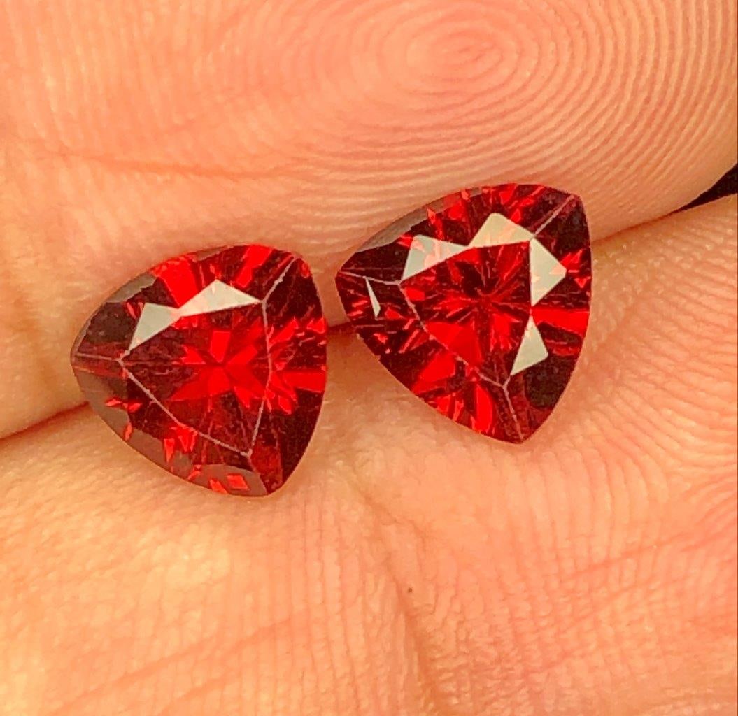 2.75 Carats CALIBRATED Rhodolite Garnet Pairs 2 pcs Luster Red - 7x7x4 mm (1 of 3)