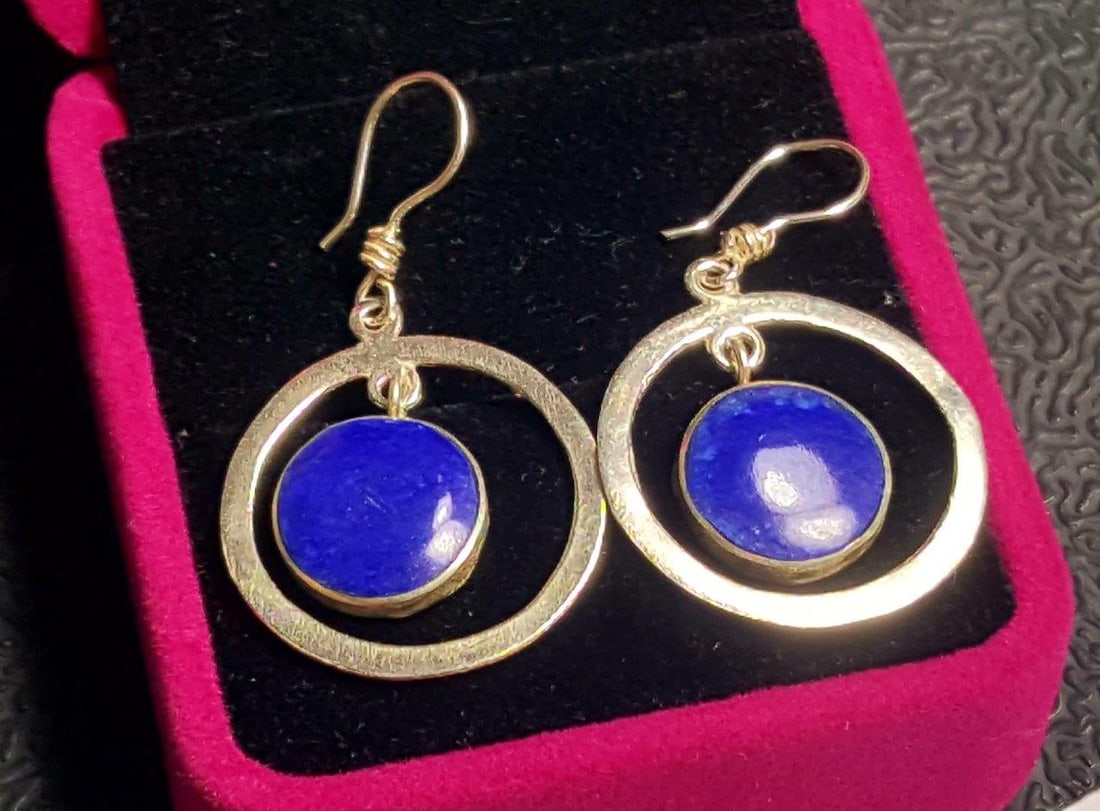 Sterling Silver Lapis Lazuli Earrings: Sterling Silver Lapis Lazuli EarringsShipping Rate: $23.00 .shipping rates are determined by Parcel weight and destination.Combined shipping: We offer combine shipping on multiple items purchased to r