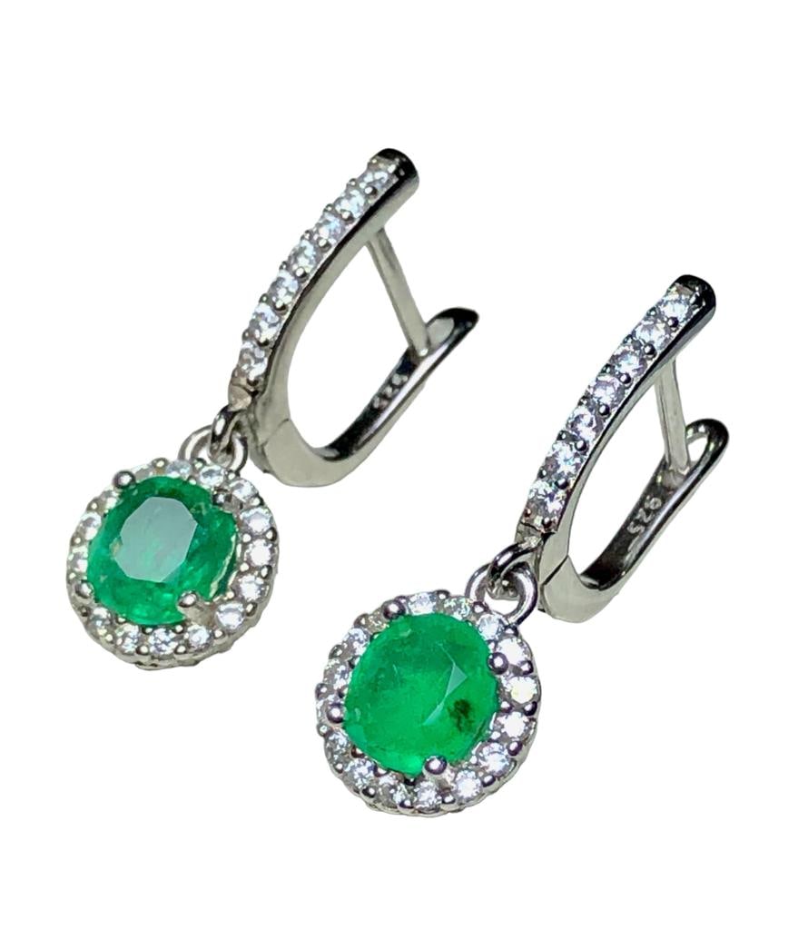 Natural Emerald Earrings in Silver: Natural Emerald Earrings in SilverStones Weight:3 CaratsSilverL 3 Grams Choose design of your own and we will make it for youWe accept custom order in Sterling Silver, Gold and Platinum in