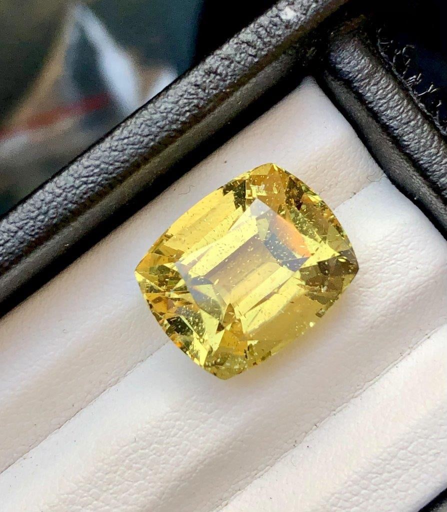 Rare Yellow Apatite Loose Gemstone - 14.50 Carats - 16X13X9 mm (1 of 4)