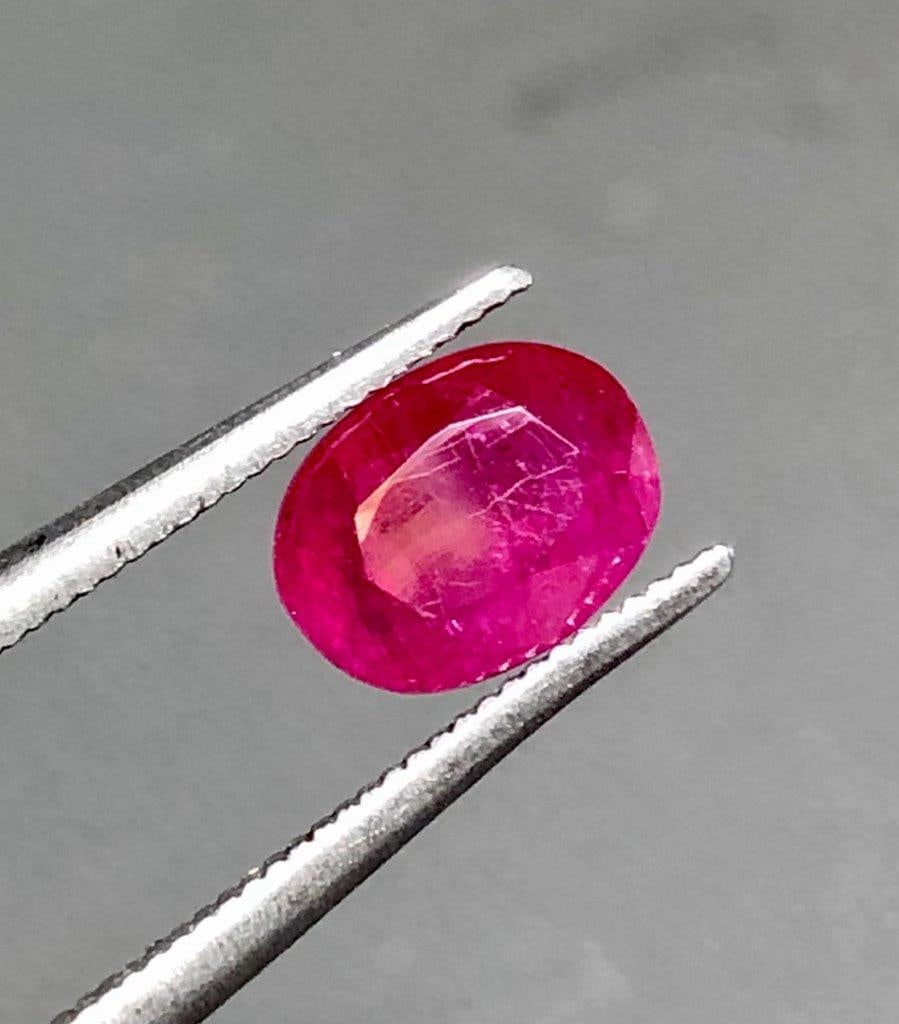 1.30 Carats Natural Ruby Gemstone - 7X5X4 mm (1 of 5)