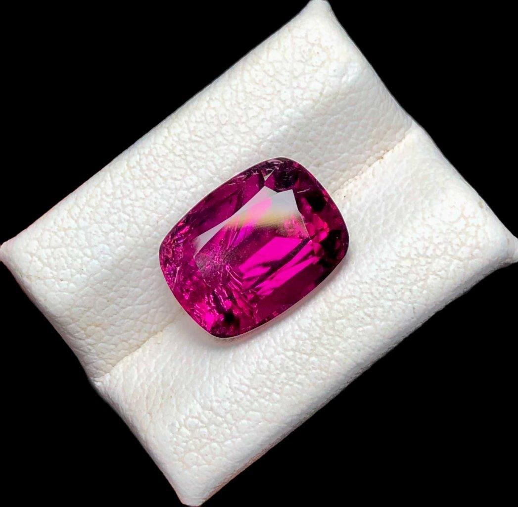 4.15 Carats Rubelite Tourmaline - 11X8X6 mm: 4.15 Carats Rubelite Tourmaline - 11X8X6 mm Shipping Rate: FREE SHIPPINGshipping rates are FREE WORLDWIDECombined shipping: We offer combine shipping on multiple items purchased to reduce shipping cos