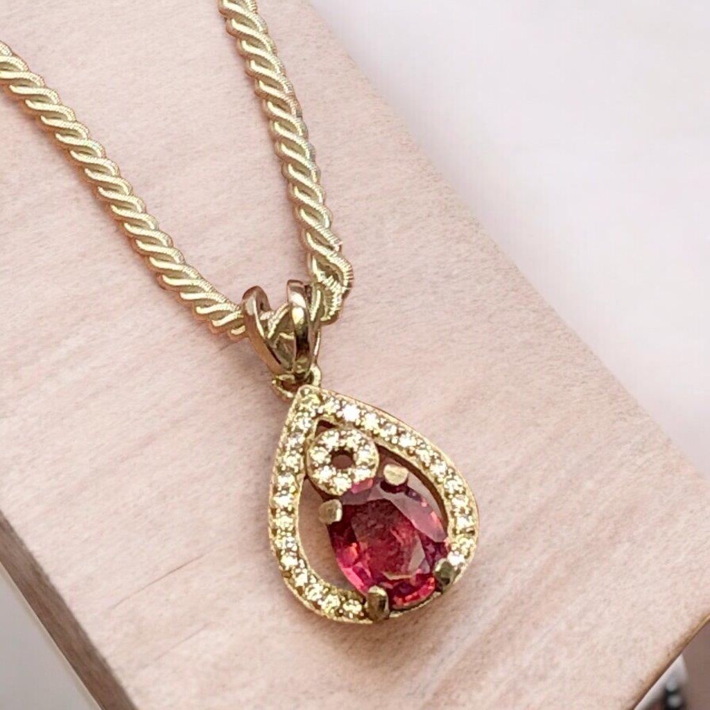 Pink Tourmaline Pendant Necklace in Sterling Silver: Pink Tourmaline Pendant Necklace in Sterling SilverStone Weight: 1.80 CaratsJewelry Weight: 3.80 GramsMetal: Silver Choose design of your own and we will make it for youWe accept custom order in Sterl