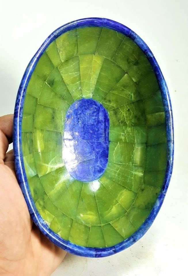 Jade With Lapis Bowl - 460 Grams: Jade With Lapis Bowl - 460 Grams - 155X108X53 mmShipping Rate: $36.00.shipping rates are determined by Parcel weight and destination.Combined shipping: We offer combine shipping on multiple items purc