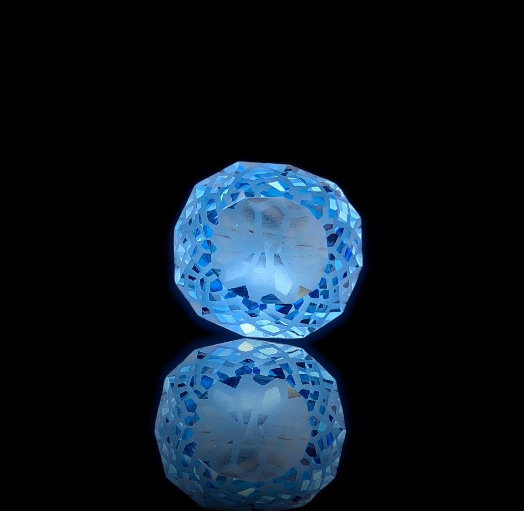 15.70 Carats Flower Cut Swiss Blue Topaz - 17X16X7 mm (1 of 4)