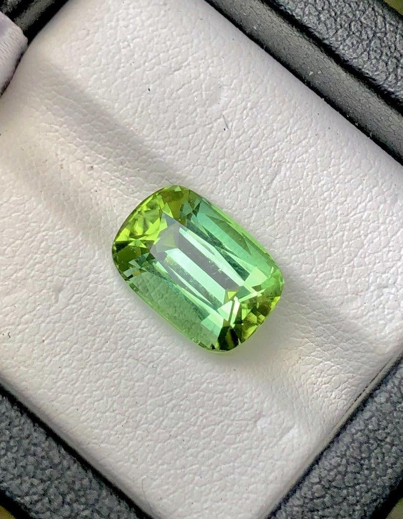 4.70 Carats Parrot Green Top Quality Natural Tourmaline Gemstone Afghanistan - 12X8X7 mm (1 of 7)