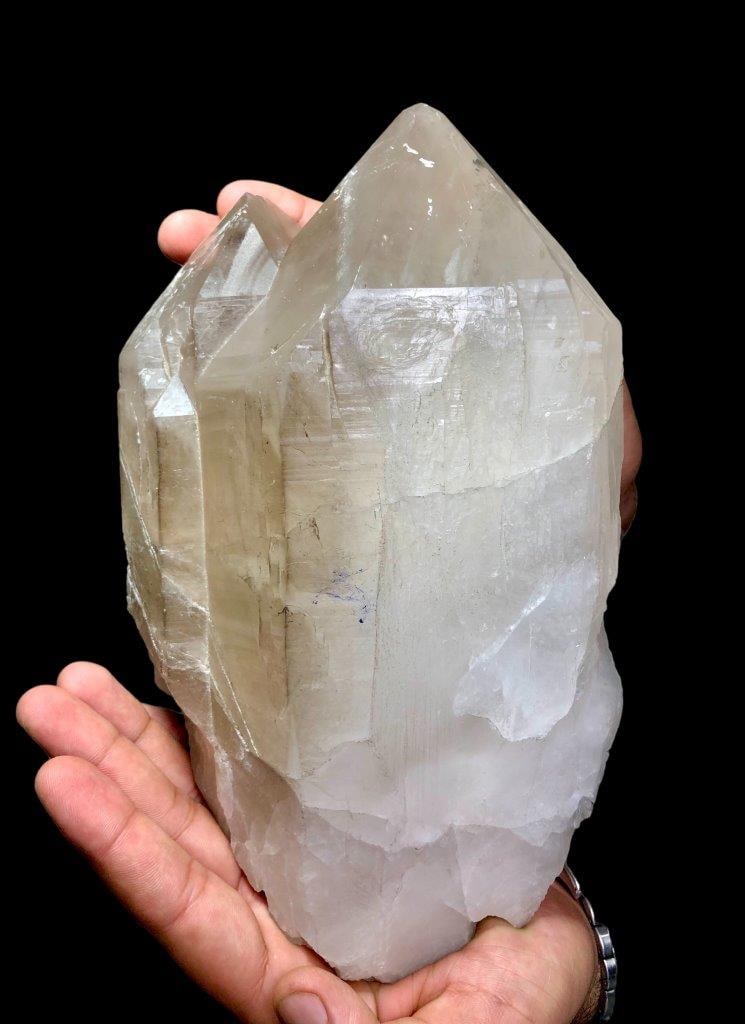 5 KG Undamaged Natural Healing Smoky Quartz - 23X9X6.5 cm: 5 KG Undamaged Natural Healing Smoky Quartz - 23X9X6.5 cm Shipping Rate: FREE SHIPPINGshipping rates are determined by Parcel weight and destination.Combined shipping: We offer combine shipping on mul