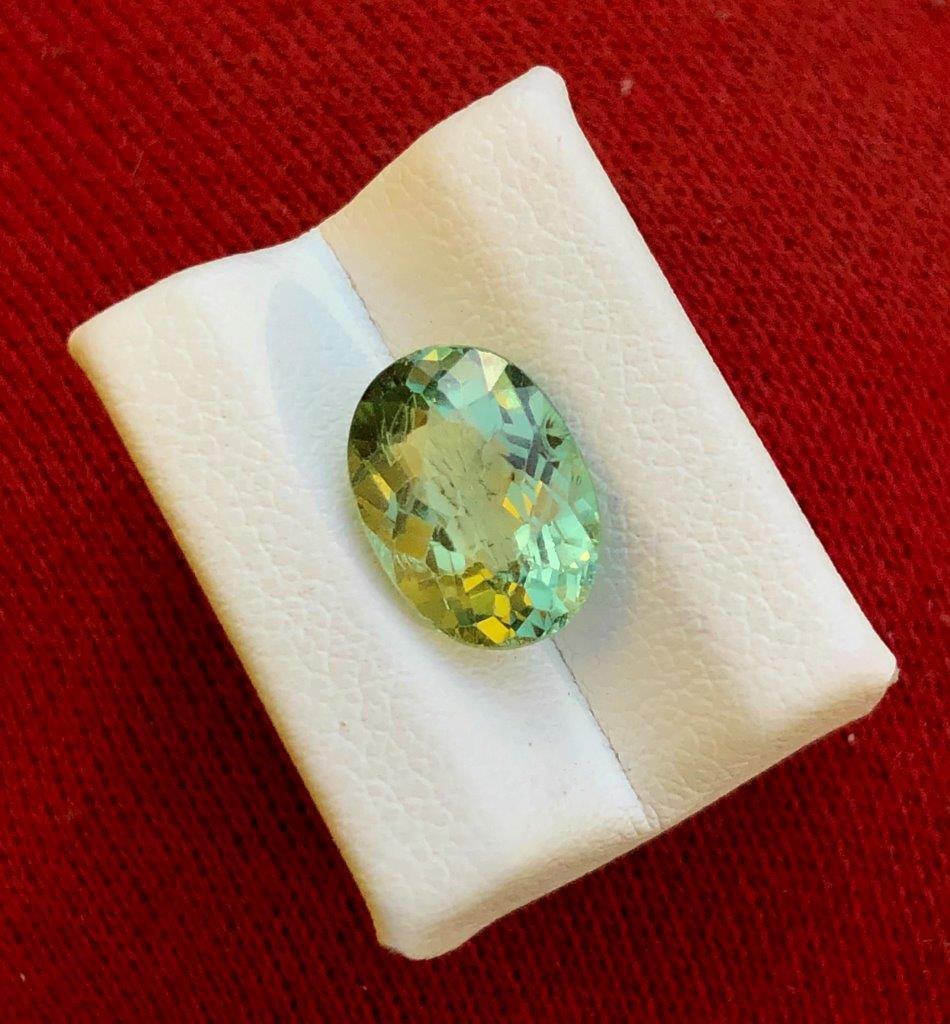 Green Apatite Gemstone - 3.30 Carats - 11X8X6 mm (1 of 4)
