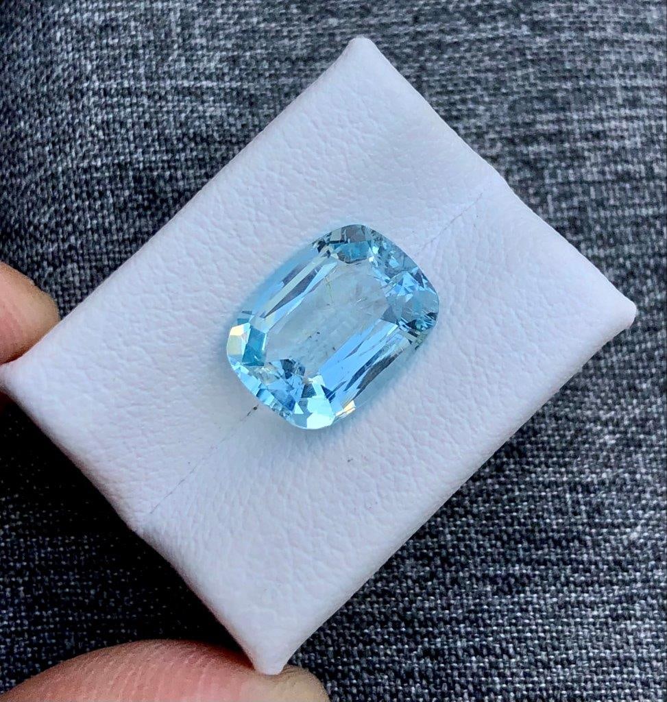 2.25 Carats Aquamarine - Gemstone Jewelry - 10X8X5 mm (1 of 2)