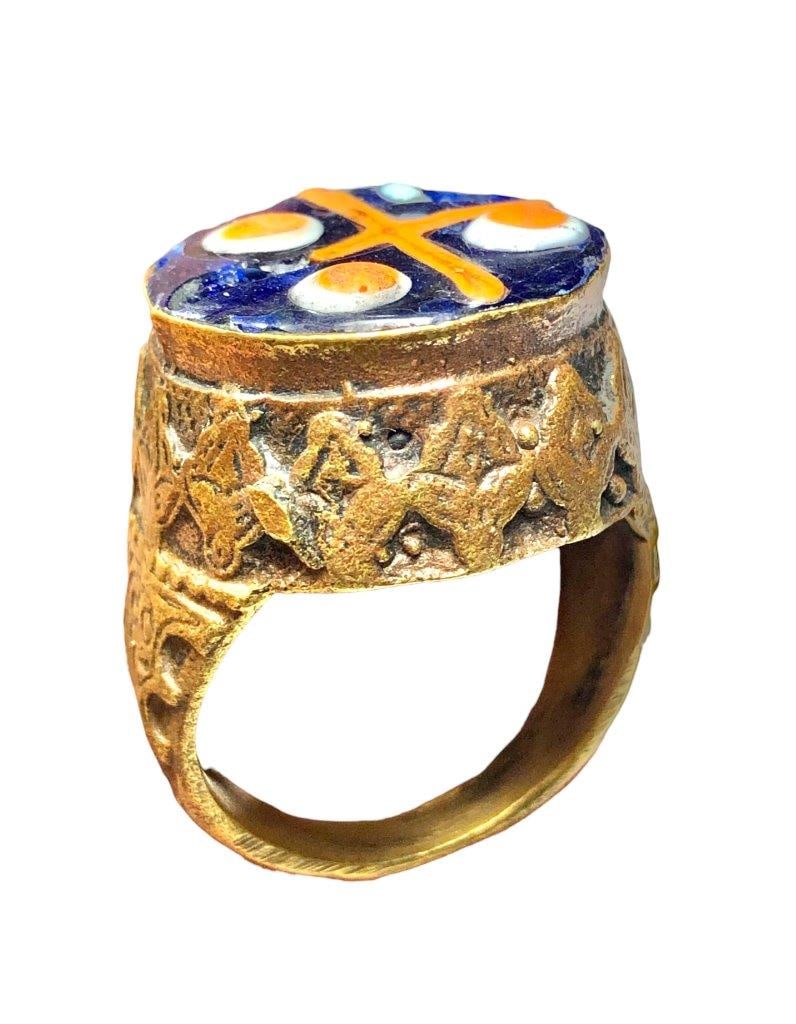 Old Vintage Design Brass Ring (1 of 4)