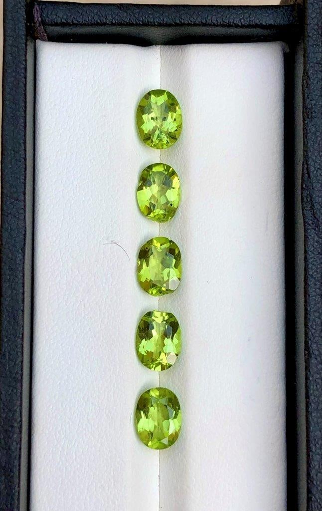 6 Carats Jewelry Size Peridot Lot (1 of 4)