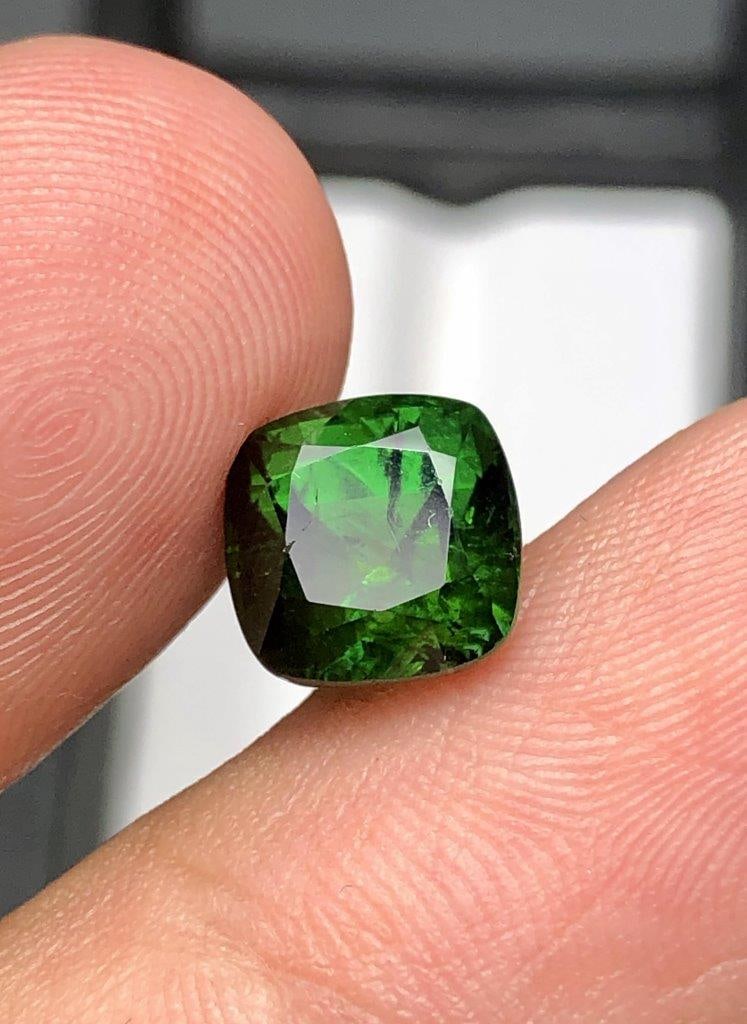 3 crts Deep Green Tourmaline Gemstone - 7X7X7 mm: 3 crts Deep Green Tourmaline Gemstone - 7X7X7 mm FREE SHIPPING: