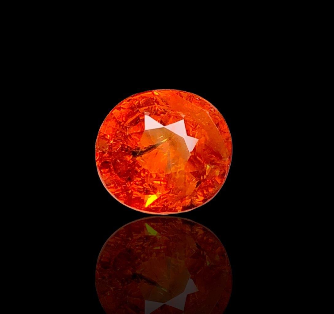 3.35 Carats Spessartite Garnet Natural Gemstone - 9X9X5 mm (1 of 4)