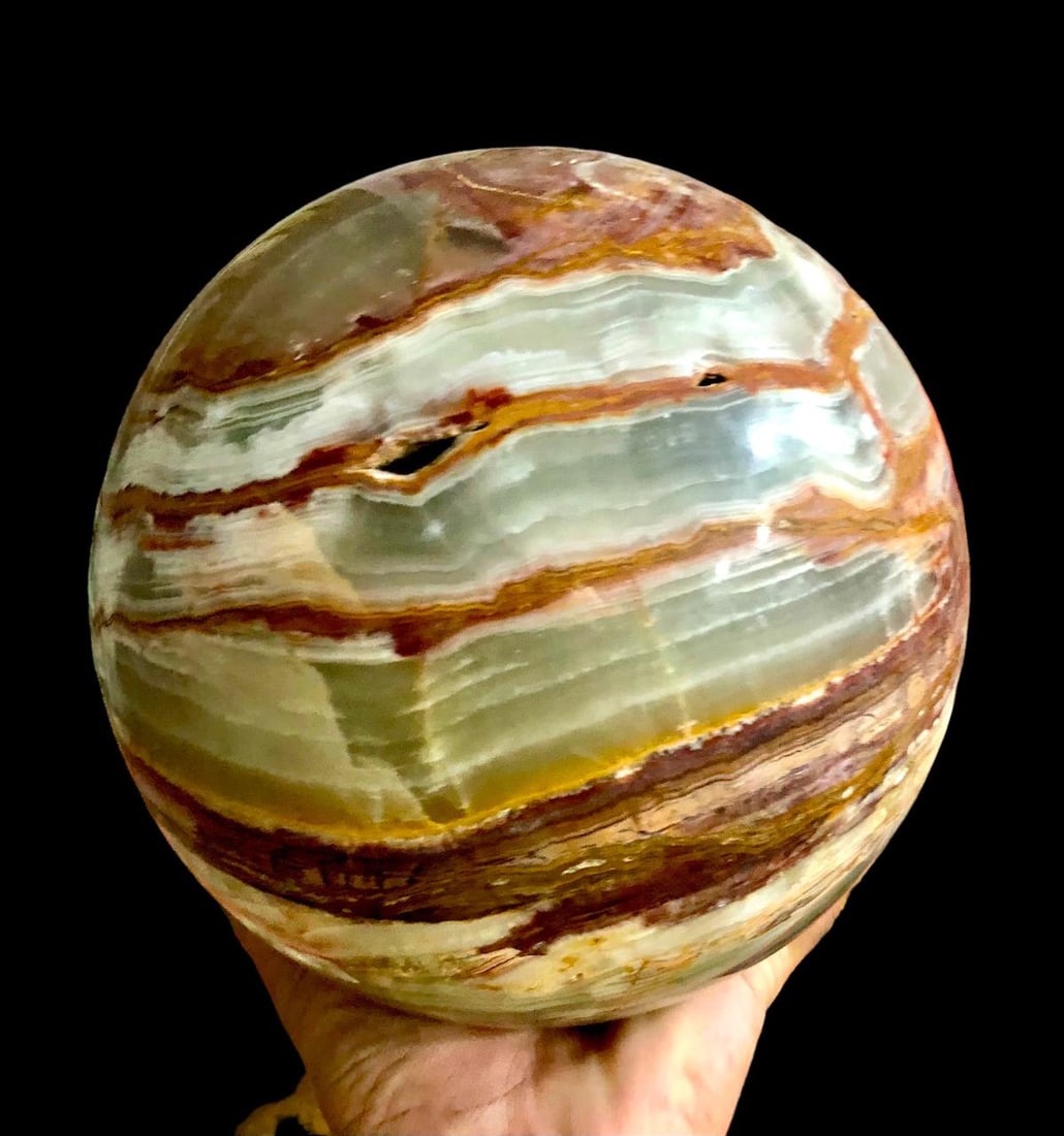 Amazing Multi Colour Polished Onyx Sphere - 7.25 KG: Amazing Multi Colour Polished Onyx Sphere - 7.25 KGShipping Rate: $90.00 .shipping rates are determined by Parcel weight and destination.Combined shipping: We offer combine shipping on multiple items 