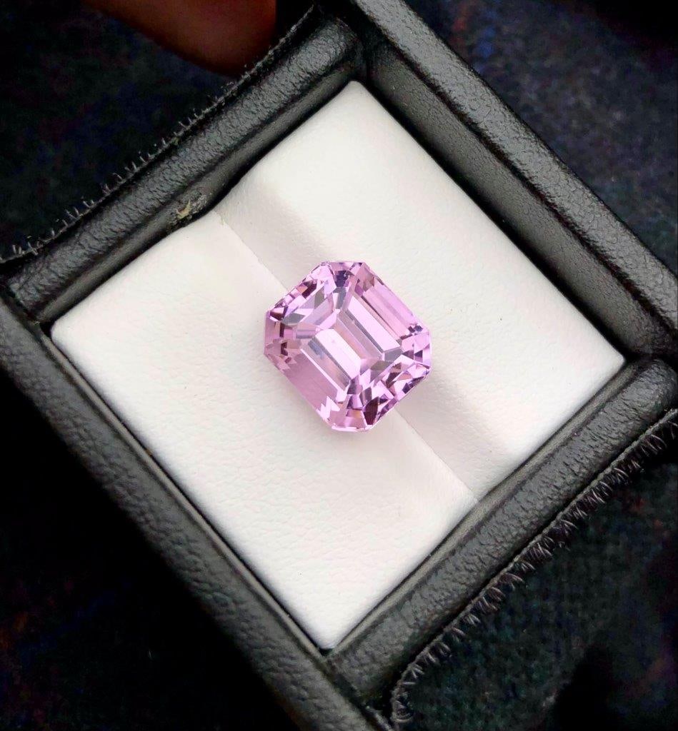 8.45 Carats Scissor Cut Pink Kunzite - 12X11X9 mm (1 of 3)