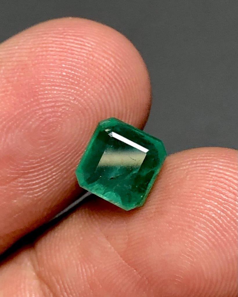 2.30 Carats Fine Quality Natural Emerald - 7X7X5 mm (1 of 6)