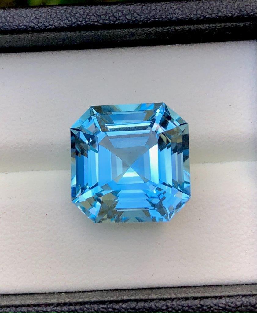 Perfect Asscher Cut Natural Swiss Blue Topaz Gemstone - 20.65 Carats - 15X15X11 mm (1 of 5)