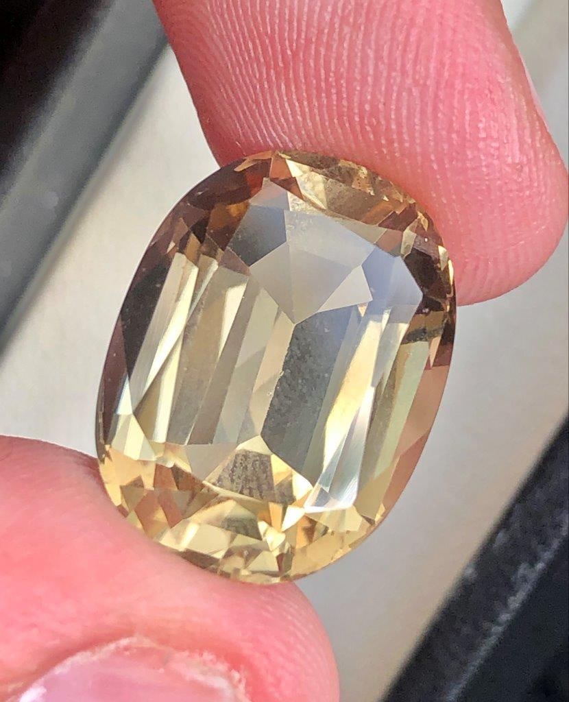 12 Carats Natural Flawless Citrine Quartz Gemstone - 17X13X9 mm (1 of 6)