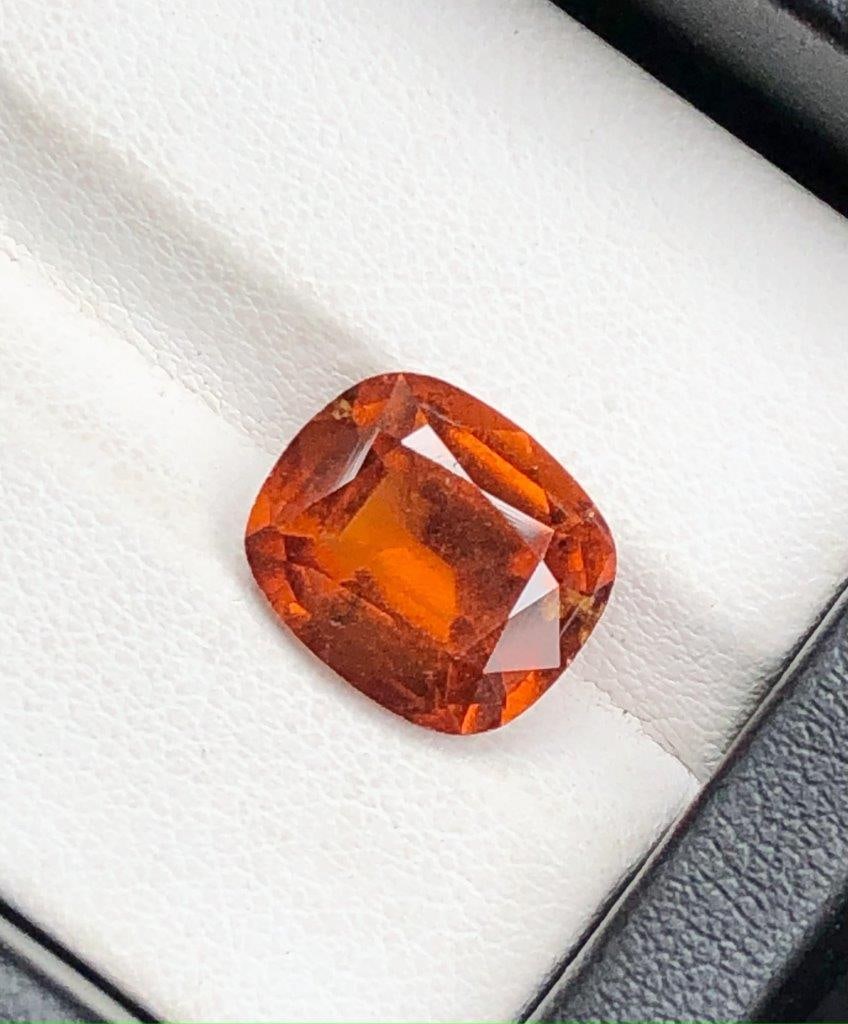 8.30 Carats Natural Hessonite Garnet Gemstone - 13X12X7 mm (1 of 2)