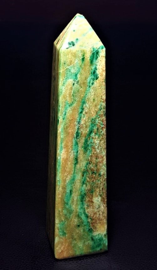 Aventurine Tower - 433 Grams: Aventurine Tower - 433 Grams - 155X38X38 mmShipping Rate: $45.00 .shipping rates are determined by Parcel weight and destination.Combined shipping: We offer combine shipping on multiple items purchase
