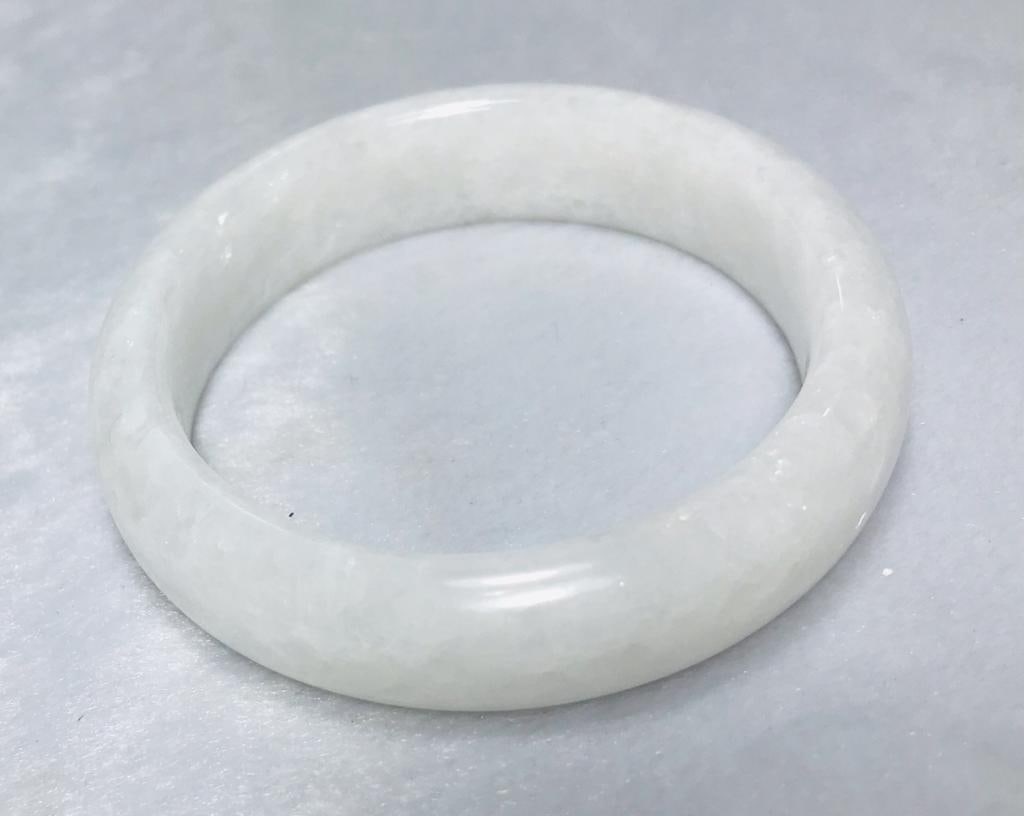 Calcite white bangle - 77.9G - 2