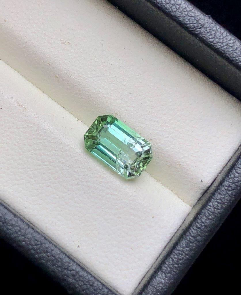 2.60 Carats Mint GreeN tourmaline From Afghanistan Mines - 10X7X5 mm (1 of 4)