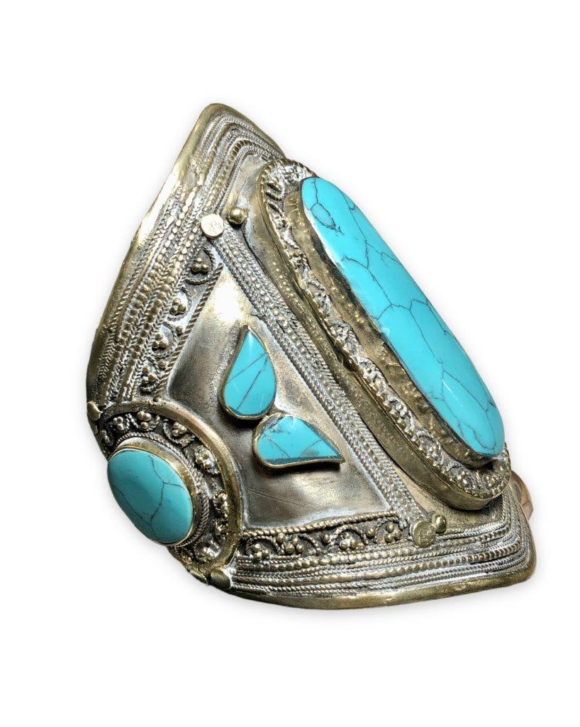Vintage Style Fine Quality Gale Bracelet with Chinese Torquoise: Vintage Style Fine Quality Gale Bracelet with Chinese Torquoise Shipping: $36.00. Shipping rates are determined by Parcel weight and destination.