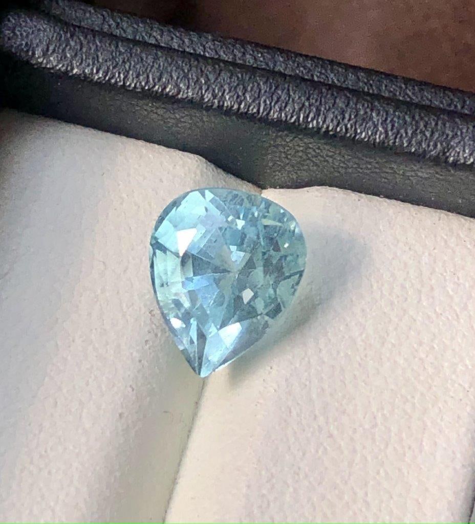 4 Carats Pear Shape Santa Maria Aquamarine Gemstone - 11X9X8 mm (1 of 4)