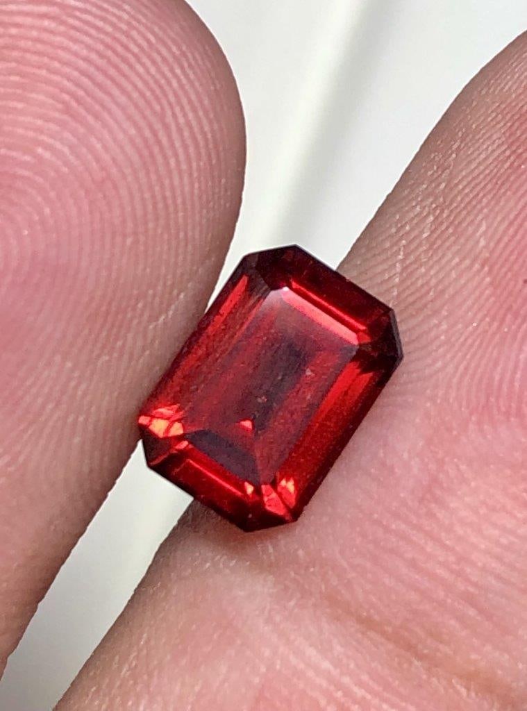 Flawless Natural Rhodolite Garnet - 2.45 Carats - 9X7X5 mm (1 of 3)