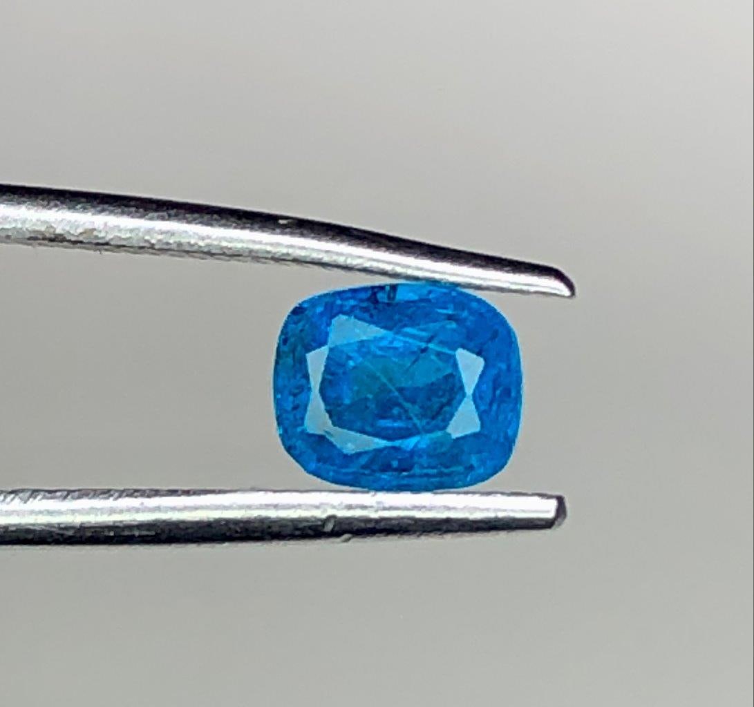1.05 Carats Natural Apatite Gemstone ? Loose Blue Green Apatite Stone: Beautiful 1.05 carats natural Apatite gemstone featuring a vibrant blue-green color, attractive brilliance, and fine clarity. This elegant loose gemstone is ideal for custom jewelry designs, rings, pe