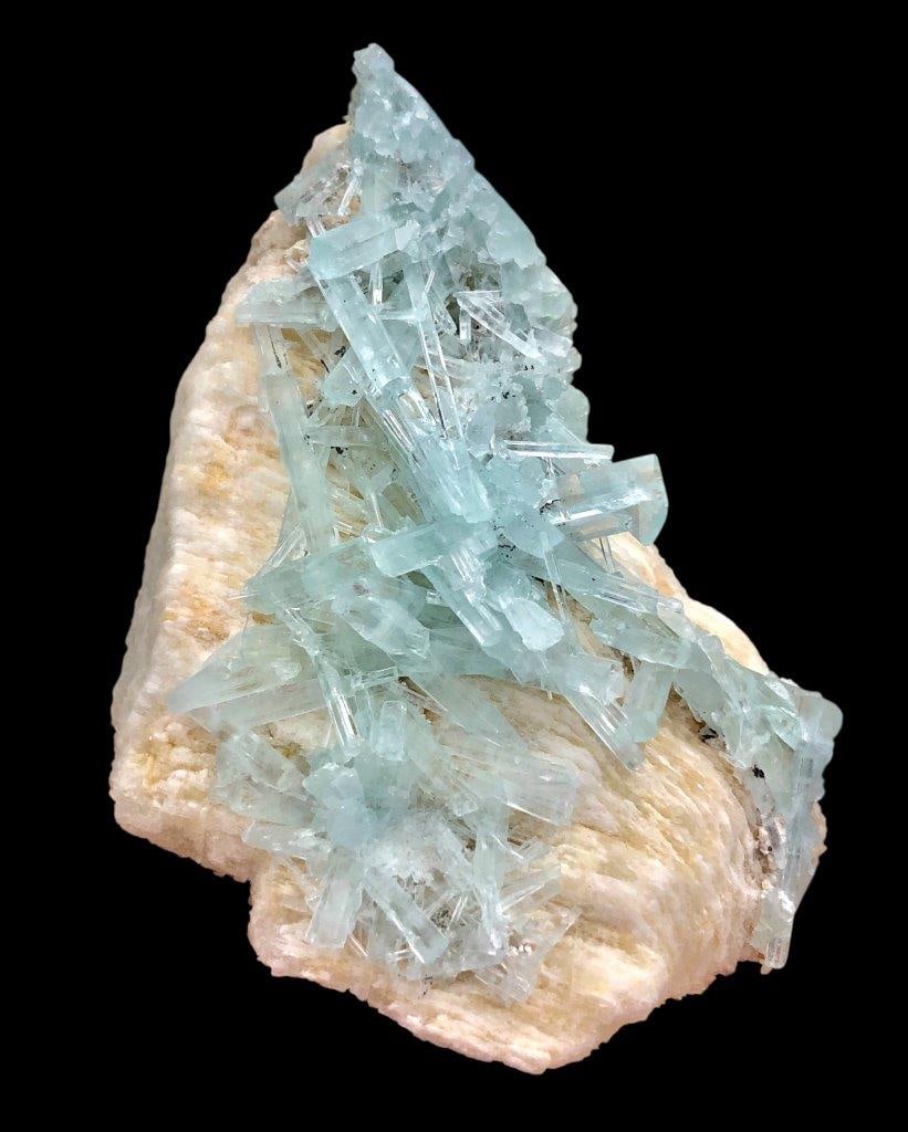 Aquamarine Crystals Cluster On Matrix - 441 Grams - 102X68X85 mm: Aquamarine Crystals Cluster On Matrix - 441 Grams - 102X68X85 mm Shipping Rate: FREE SHIPPING .shipping rates are determined by Parcel weight and destination.Combined shipping: We offer combine shippi