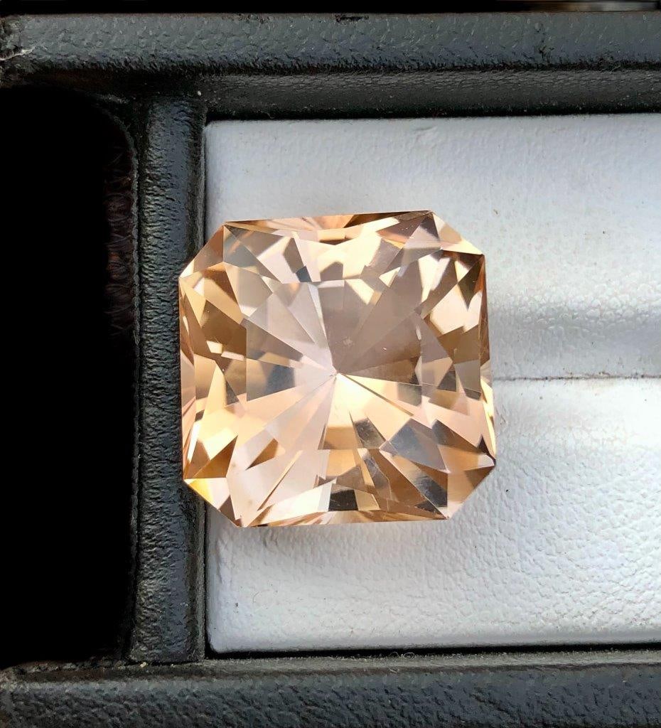 Deep Color Golden Topaz 28.40 Carats - 17X17X12 mm (1 of 4)