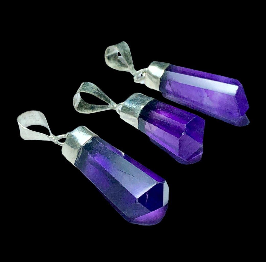 Natural Amethyst Gemstone Necklace: Natural Amethyst Gemstone NecklaceShipping Rate: $23.00 .shipping rates are determined by Parcel weight and destination.Combined shipping: We offer combine shipping on multiple items purchased to redu