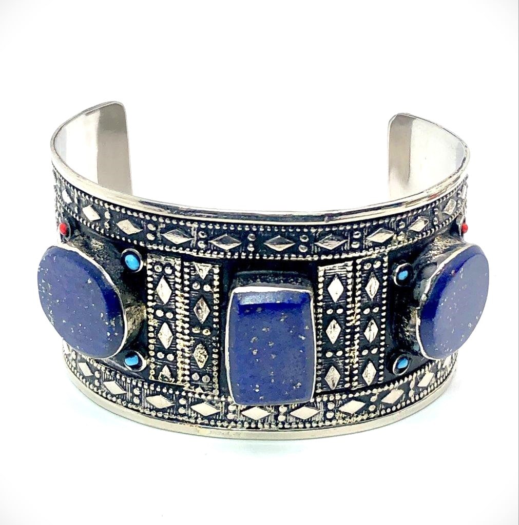 Lapis Lazuli Boho Brass Bracelet ? Ethnic Style Statement Jewelry ? Vintage Bohemian Cuff Bracelet: Elevate your style with this stunning Lapis Lazuli Boho Brass Bracelet, a perfect blend of rich color and ethnic artistry. Featuring a deep blue lapis lazuli stone accented with natural golden flecks,