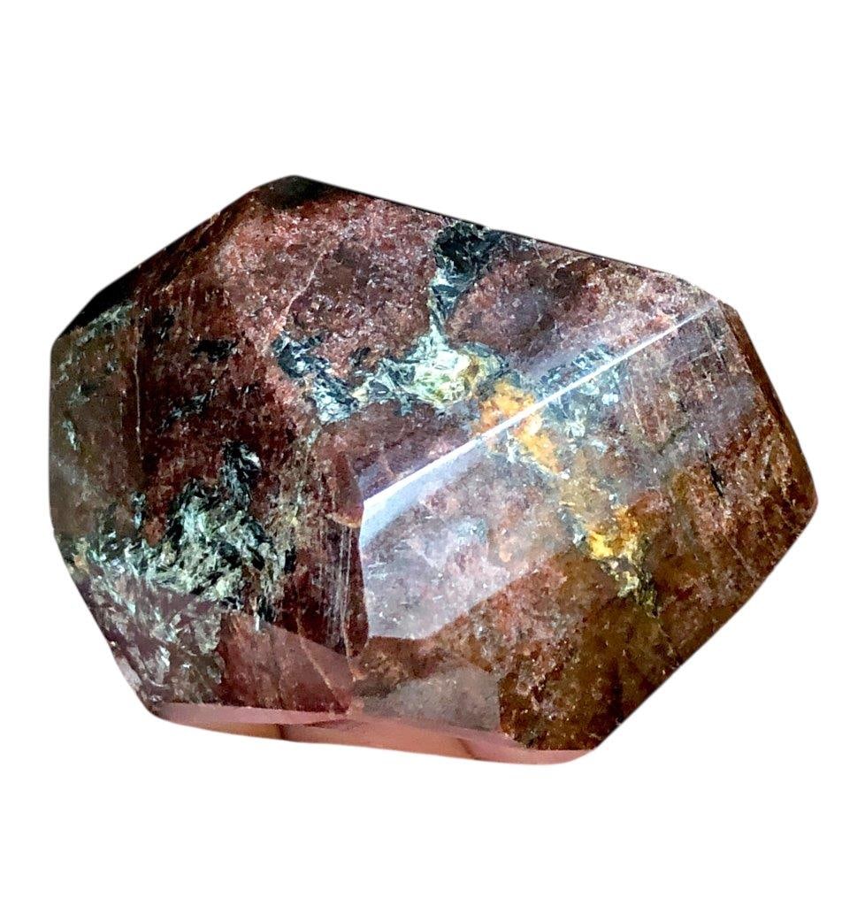 313 Grams Big Size Natural Garnet Crystal - 55X55X49 mm: 313 Grams Big Size Natural Garnet Crystal - 55X55X49 mm Shipping Rate: FREE SHIPPING .shipping rates are determined by Parcel weight and destination.Combined shipping: We offer combine shipping on mul