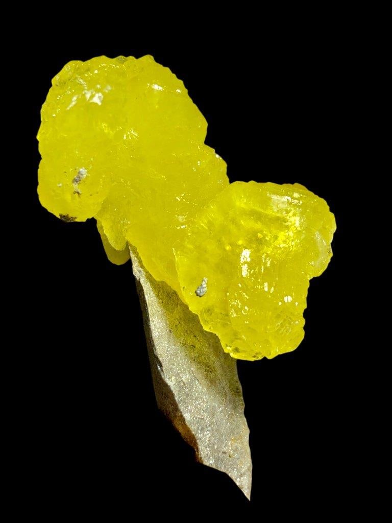 11.61 Grams Beautiful Brucite Mineral With MotherRock - 45X25X25 mm: 11.61 Grams Beautiful Brucite Mineral With MotherRock - 45X25X25 mm Shipping Rate: FREE SHIPPING .shipping rates are determined by Parcel weight and destination.Combined shipping: We offer combine shi