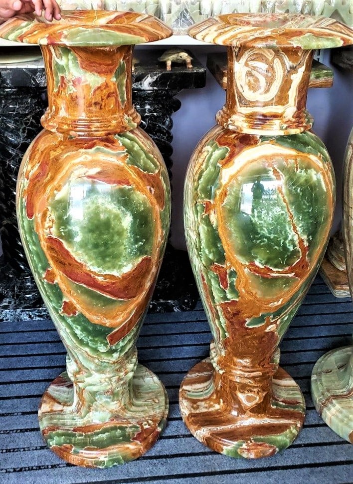 AAA Quality Multi Color Paired Onyx Vases - 450 Kg: AAA Quality Multi Color Paired Onyx Vases - 450 KgShipping Rate: $2500.00 .shipping rates are determined by Parcel weight and destination.Combined shipping: We offer combine shipping on multiple items