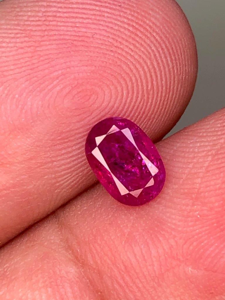 0.95 Carats Natural Ruby From Afghanistan - 7X5X4 mm: 0.95 Carats Natural Ruby From Afghanistan - 7X5X4 mm SHIPPING: 23$