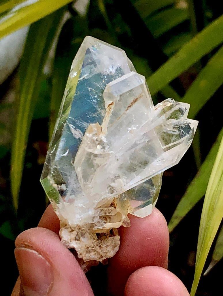 Quartz Mineral - 20 Grams - 47X42X13 mm: Quartz Mineral - 20 Grams - 47X42X13 mm Shipping Rate: FREE SHIPPINGshipping rates are determined by Parcel weight and destination.Combined shipping: We offer combine shipping on multiple items purcha