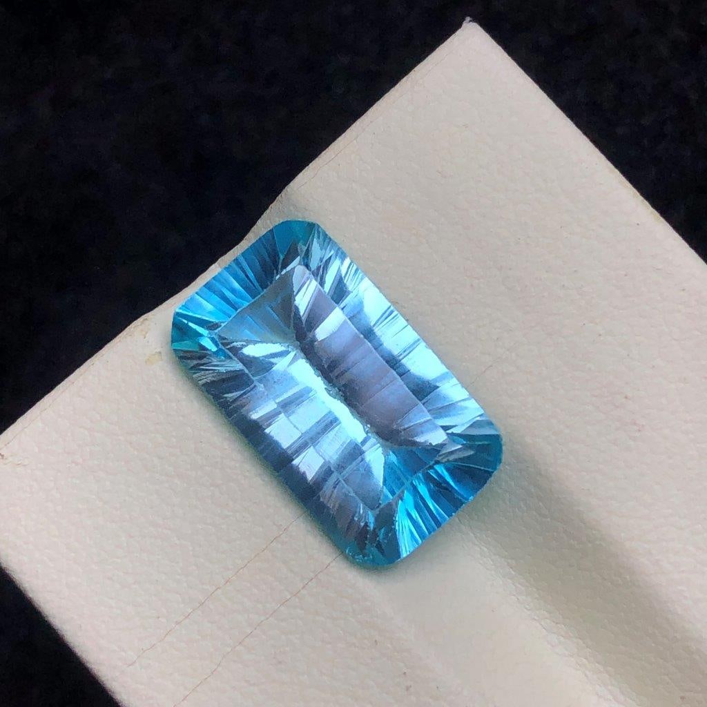 15.05 cts Fine Swiss Blue Topaz Loose Gemstone for Ring & Pendant - 19X11X8 mm: 15.05 cts Fine Swiss Blue Topaz Loose Gemstone for Ring & Pendant - 19X11X8 mmShipping Rate: 23$ WorldWideshipping rates are determined by Parcel weight and destination.Combined shipping: We offer com
