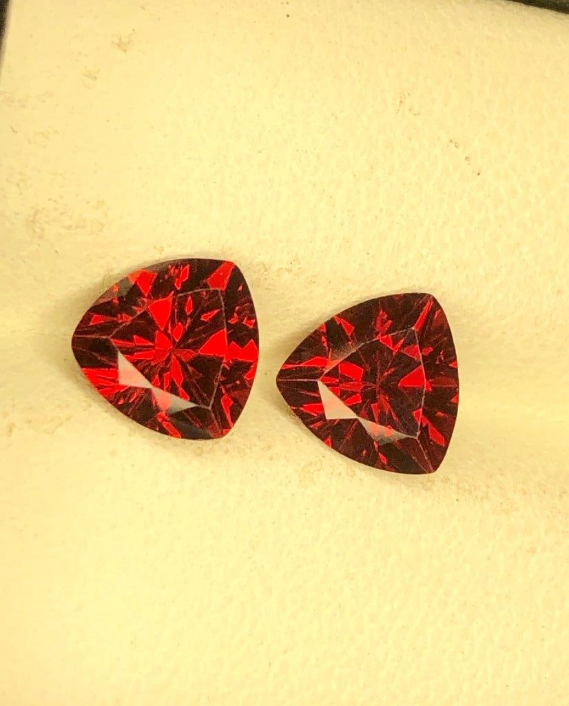 2.55 Carats Rhodolite Garnet Pairs BEST Luster Red - 7x7x4 mm: 2.55 Carats Rhodolite Garnet Pairs BEST Luster Red - 7x7x4 mm Shipping: