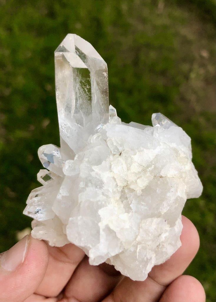 113.89 Grams Terminated Quartz Standing Crystal - 69X55X46 mm: 113.89 Grams Terminated Quartz Standing Crystal - 69X55X46 mm Shipping Rate: $23.00 .shipping rates are determined by Parcel weight and destination.Combined shipping: We offer combine shipping on mult