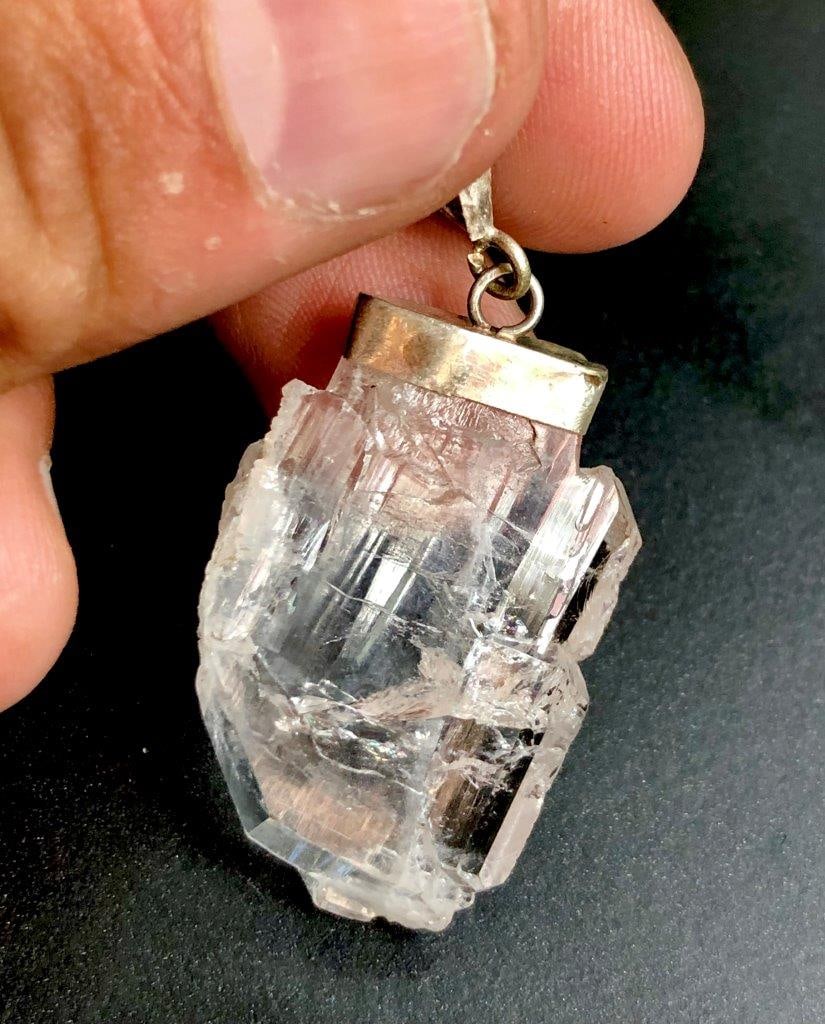 Fedan Quartz Pendant in Silver (1 of 4)