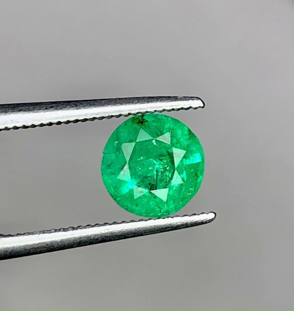 0.60 Carats Vivid Green Natural Emerald Gemstone - 6X6X4 mm (1 of 4)