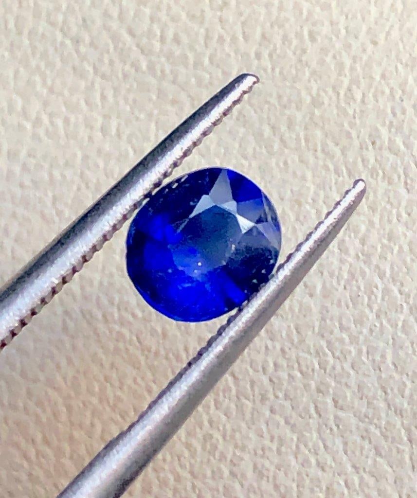 0.70 CARATS NATURAL BLUE SAPPHIRE GEMSTONE - 6X5X3.5 mm: 0.70 CARATS NATURAL BLUE SAPPHIRE GEMSTONE - 6X5X3.5 mm Choose design of your own and we will make it for youWe accept custom order in Sterling Silver, Gold and Platinum in WholeSale PriceColored Gems