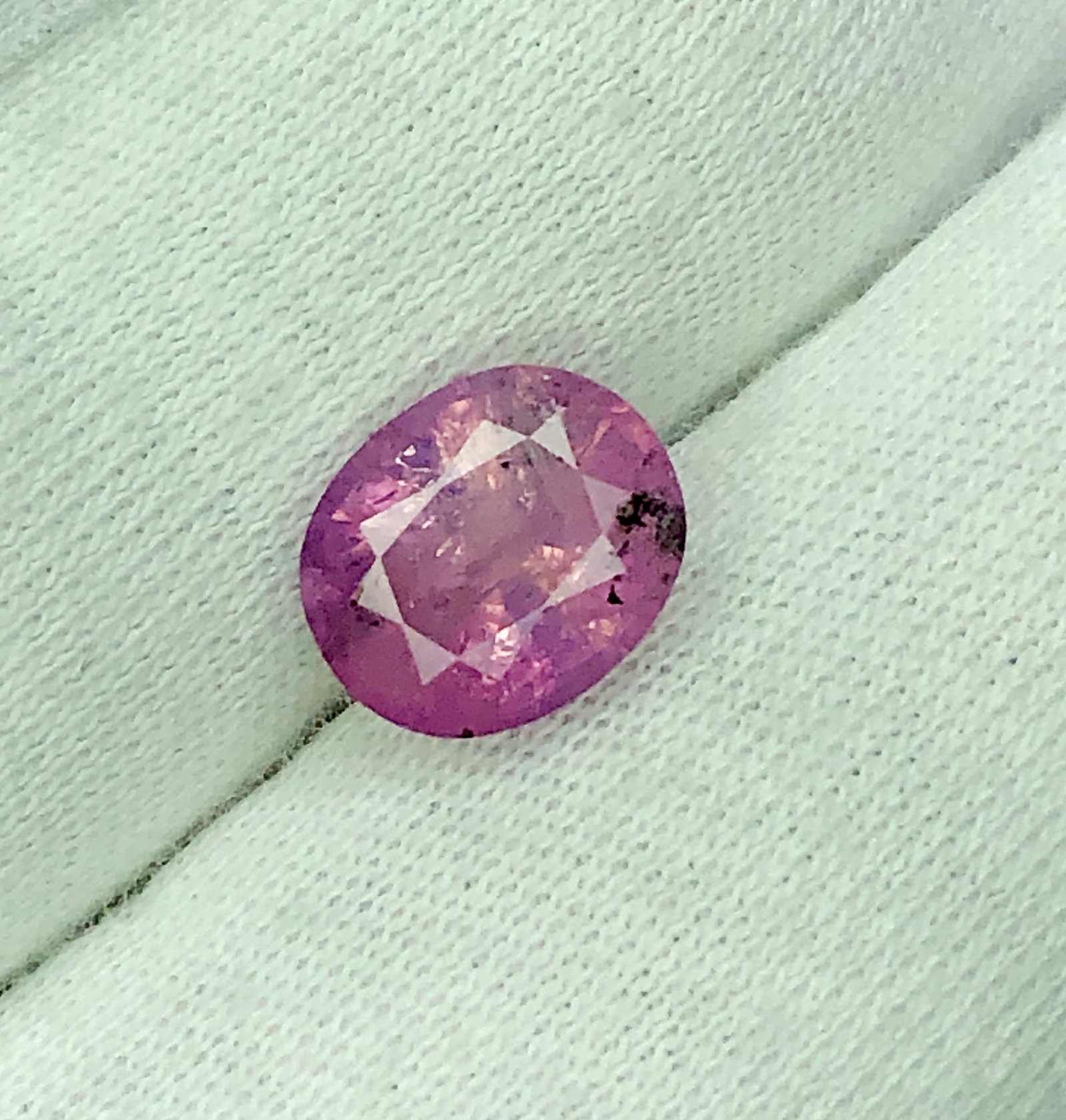 2.80 Carats Natural Pink Sapphire - 9X8X5 mm (1 of 6)